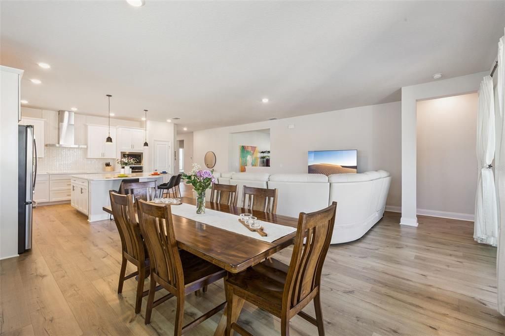 Activo con contrato: $625,000 (3 camas, 2 baños, 2160 Pies cuadrados)