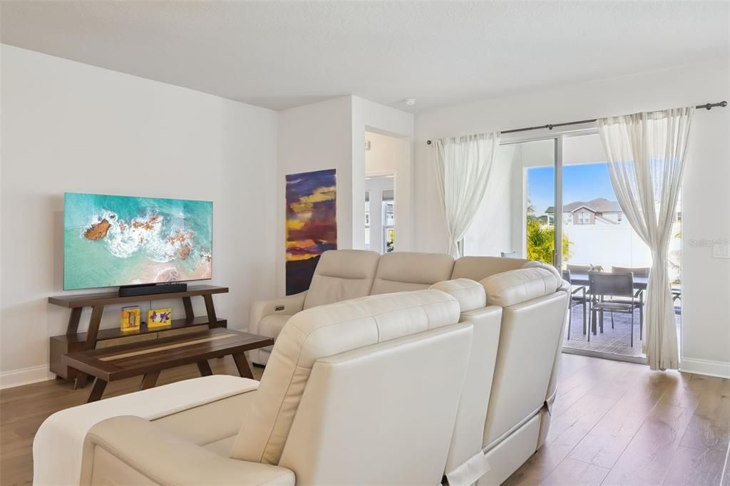 Activo con contrato: $625,000 (3 camas, 2 baños, 2160 Pies cuadrados)