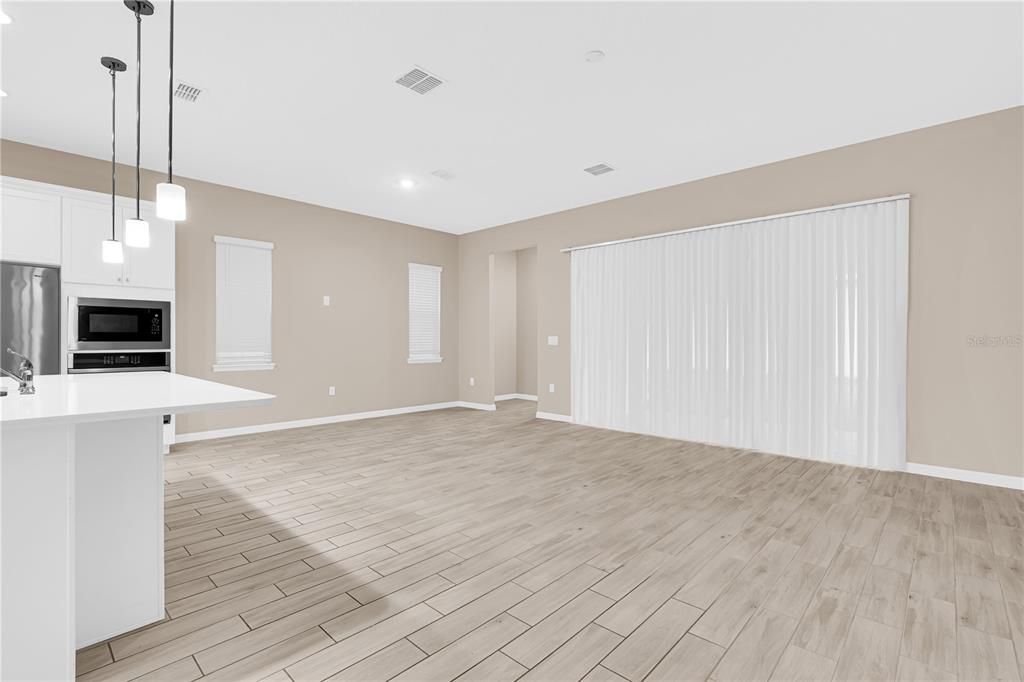 For Rent: $3,000 (4 beds, 4 baths, 2152 Square Feet)