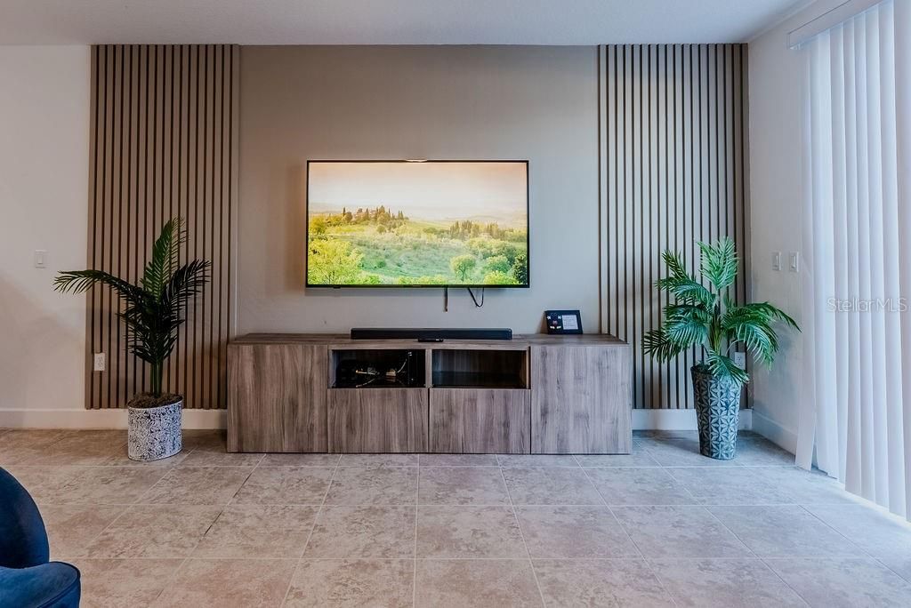 For Sale: $389,000 (4 beds, 3 baths, 1721 Square Feet)