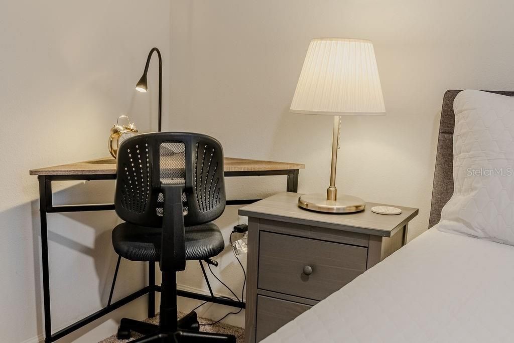 For Sale: $389,000 (4 beds, 3 baths, 1721 Square Feet)