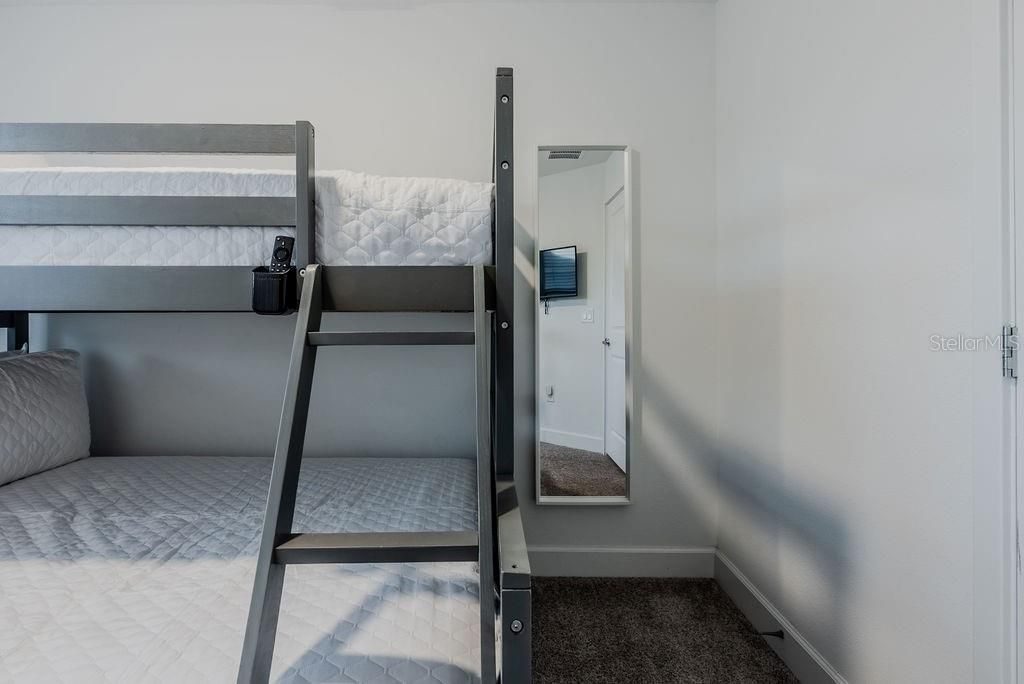 For Sale: $389,000 (4 beds, 3 baths, 1721 Square Feet)