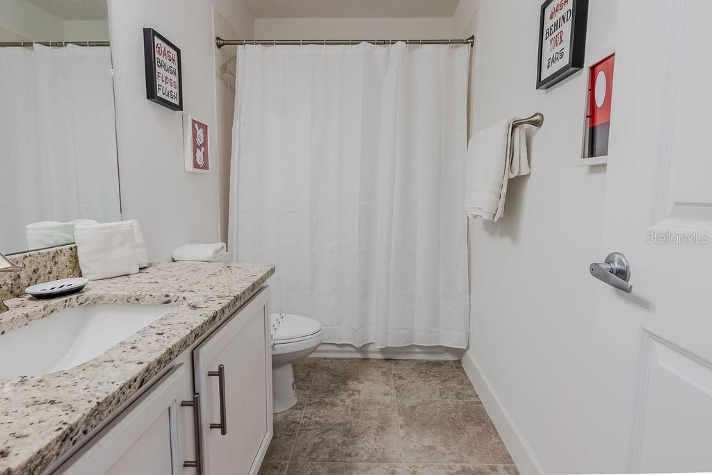 For Sale: $389,000 (4 beds, 3 baths, 1721 Square Feet)