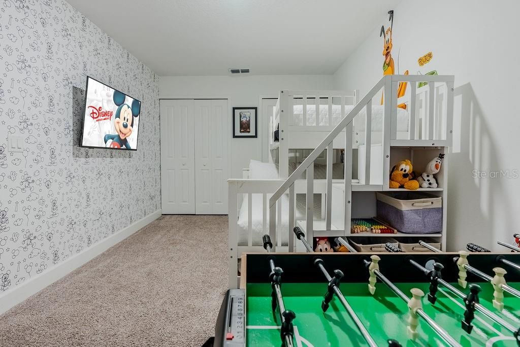 For Sale: $389,000 (4 beds, 3 baths, 1721 Square Feet)