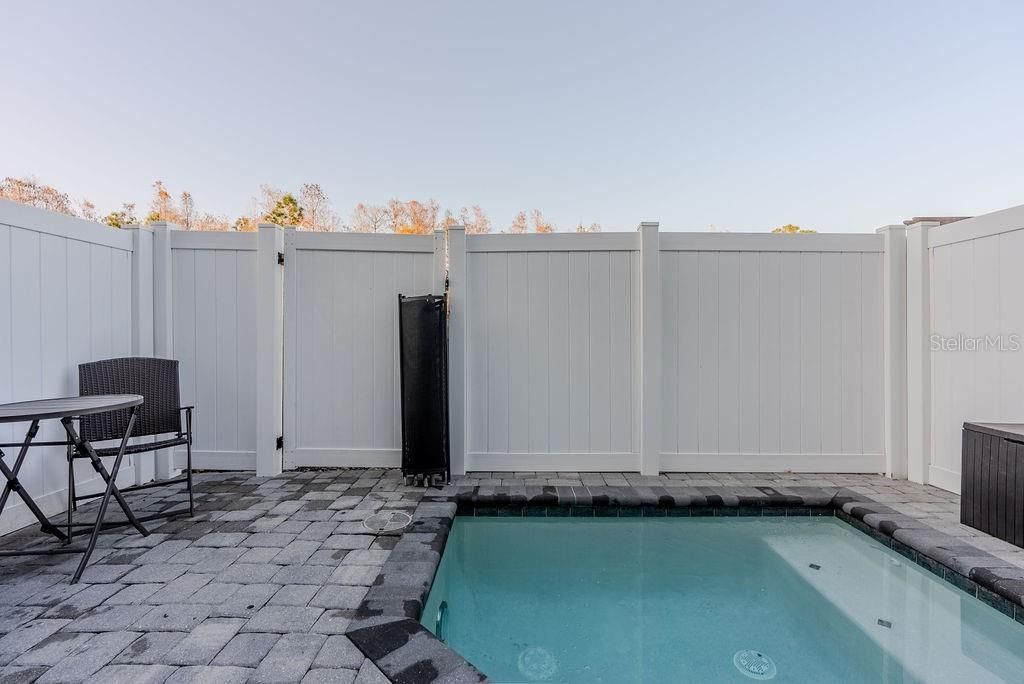 For Sale: $389,000 (4 beds, 3 baths, 1721 Square Feet)