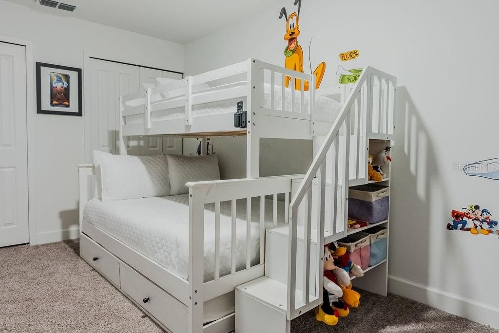 For Sale: $389,000 (4 beds, 3 baths, 1721 Square Feet)