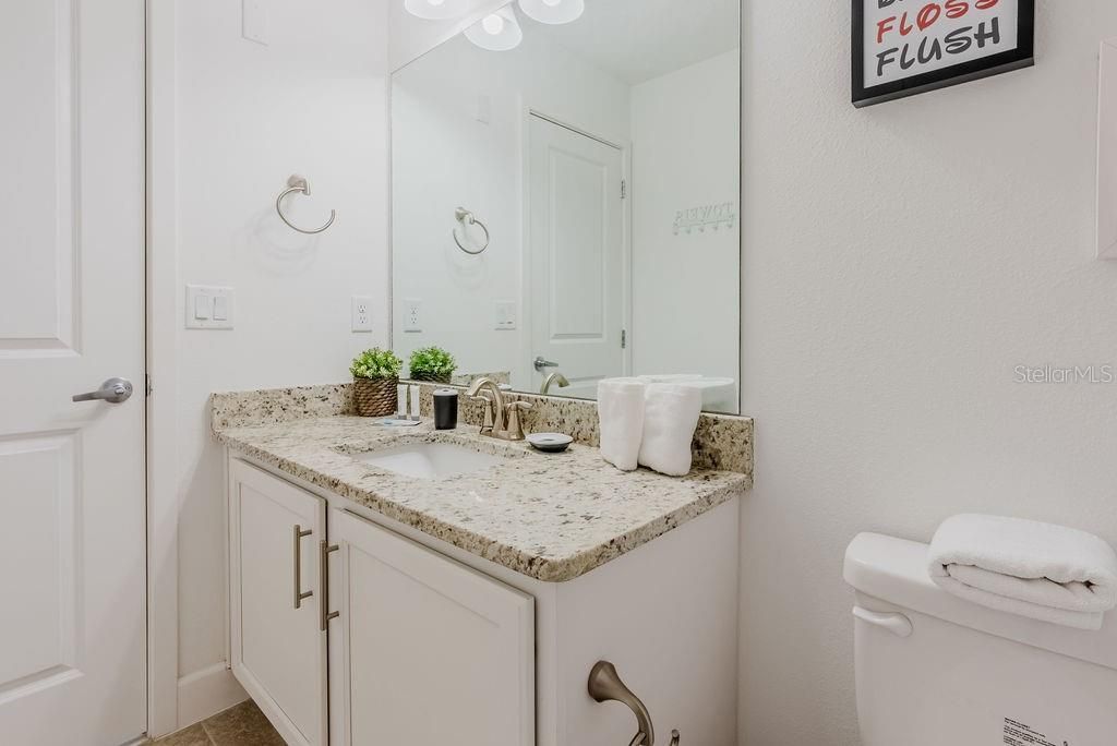 For Sale: $389,000 (4 beds, 3 baths, 1721 Square Feet)