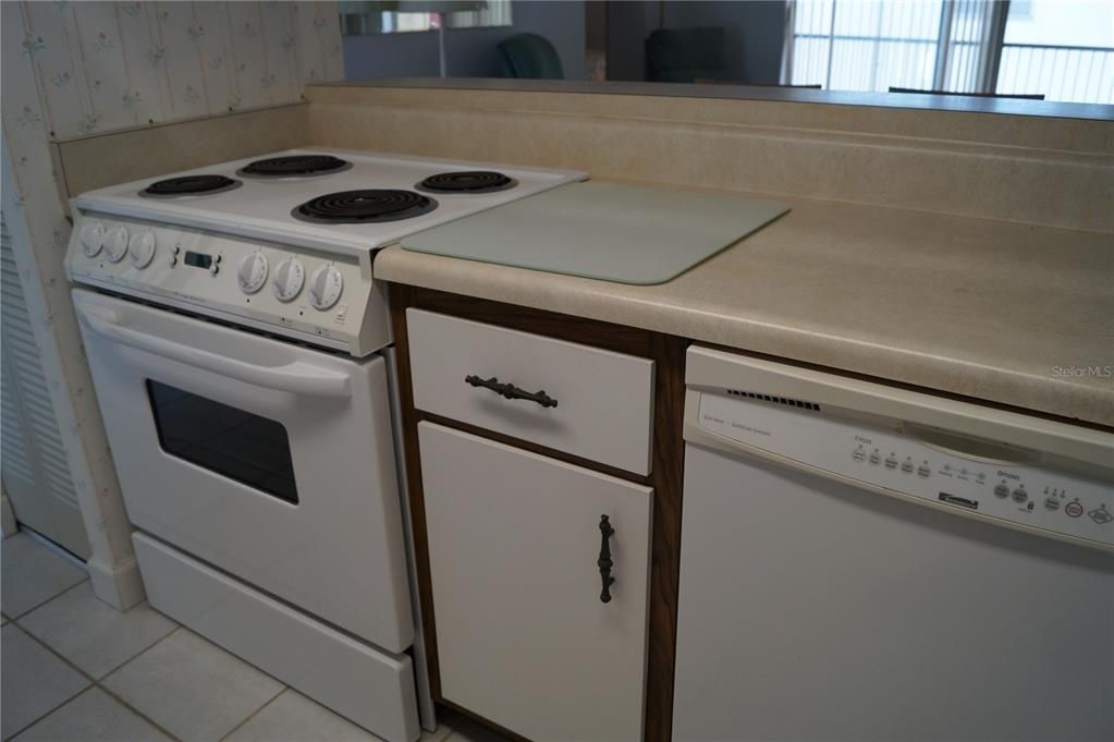 待售: $149,900 (2 贝兹, 2 浴室, 956 平方英尺)