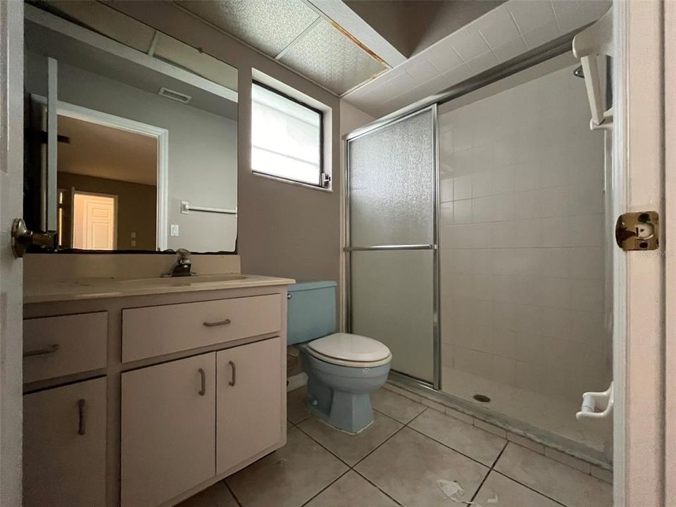 Activo con contrato: $1,675 (2 camas, 2 baños, 930 Pies cuadrados)