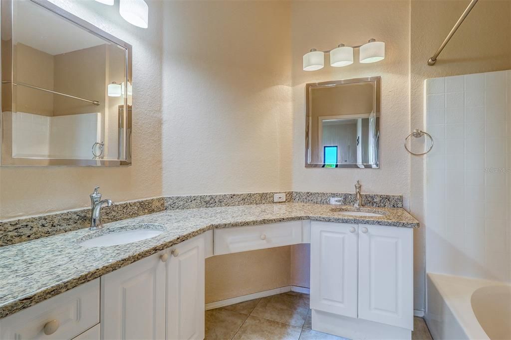 For Sale: $324,950 (2 beds, 2 baths, 1309 Square Feet)