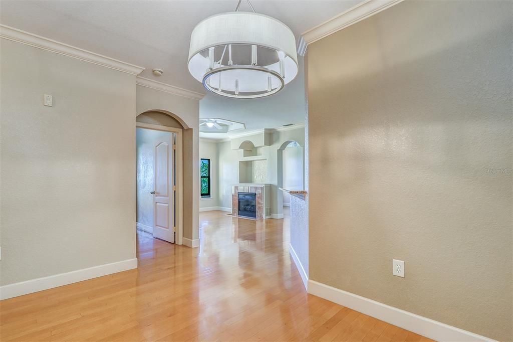 For Sale: $324,950 (2 beds, 2 baths, 1309 Square Feet)