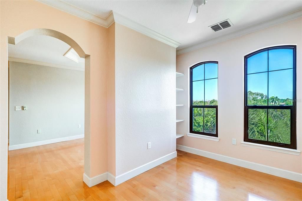 For Sale: $324,950 (2 beds, 2 baths, 1309 Square Feet)