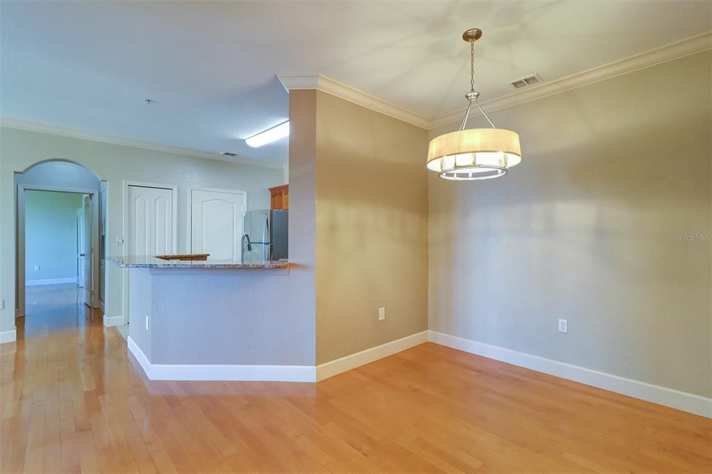 For Sale: $324,950 (2 beds, 2 baths, 1309 Square Feet)