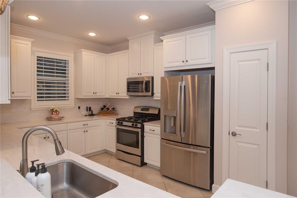 For Rent: $6,500 (2 beds, 2 baths, 1673 Square Feet)