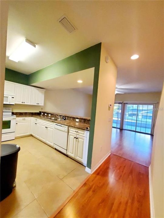 For Sale: $275,000 (3 beds, 2 baths, 1747 Square Feet)