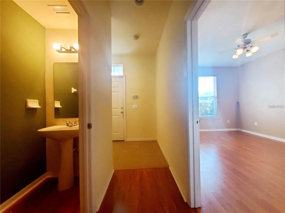 For Sale: $275,000 (3 beds, 2 baths, 1747 Square Feet)