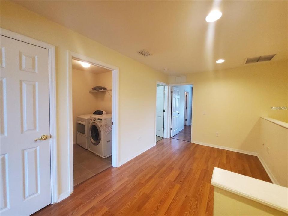 For Sale: $275,000 (3 beds, 2 baths, 1747 Square Feet)