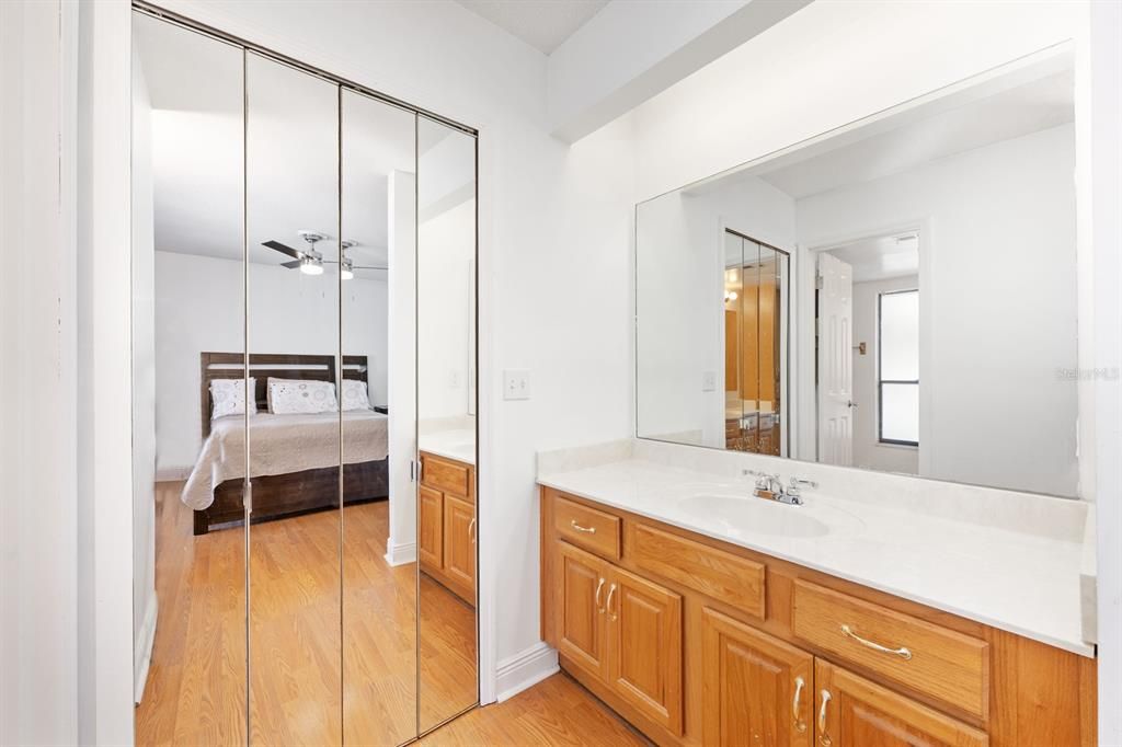 En Venta: $490,000 (4 camas, 2 baños, 1930 Pies cuadrados)