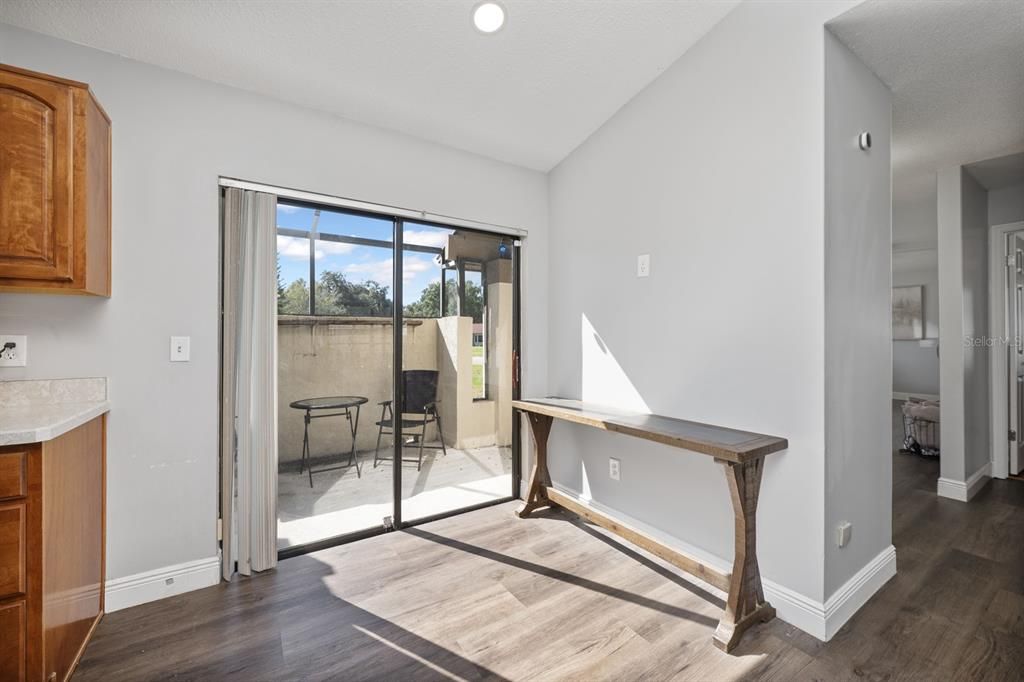 En Venta: $490,000 (4 camas, 2 baños, 1930 Pies cuadrados)