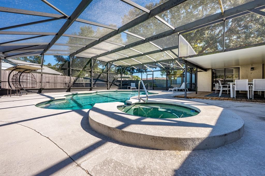 En Venta: $490,000 (4 camas, 2 baños, 1930 Pies cuadrados)