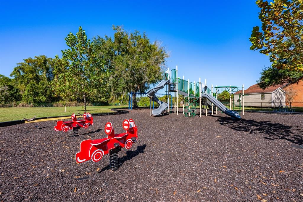 En Venta: $490,000 (4 camas, 2 baños, 1930 Pies cuadrados)