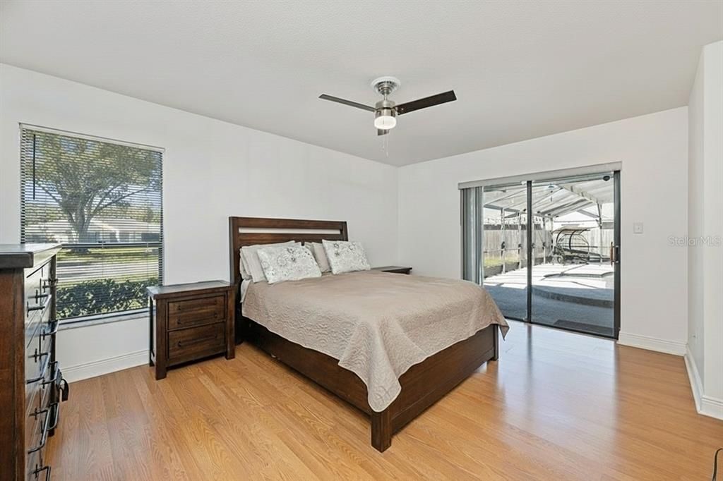 En Venta: $490,000 (4 camas, 2 baños, 1930 Pies cuadrados)