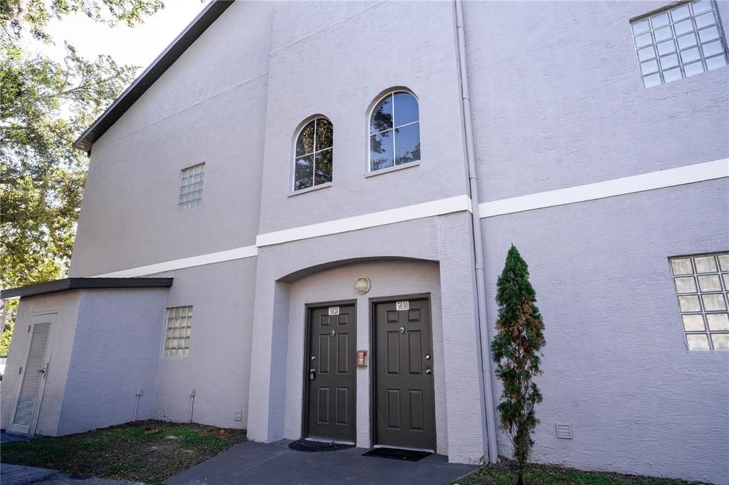 Recently Rented: $2,100 (3 beds, 3 baths, 1844 Square Feet)