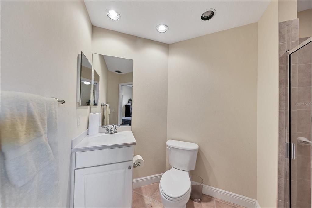 合同活跃: $679,900 (3 贝兹, 3 浴室, 2287 平方英尺)