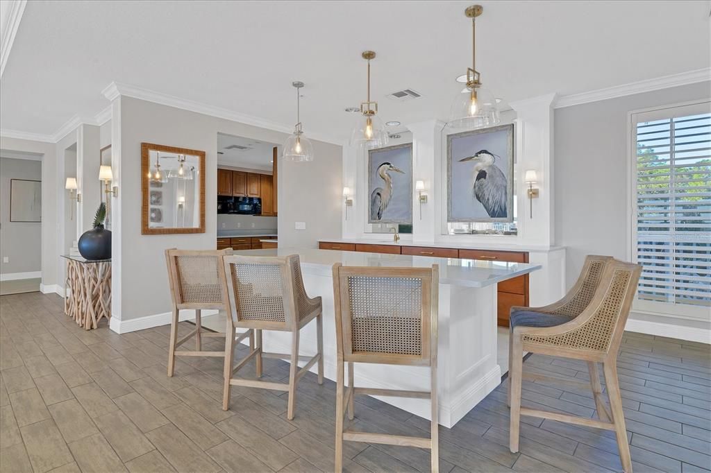 合同活跃: $679,900 (3 贝兹, 3 浴室, 2287 平方英尺)