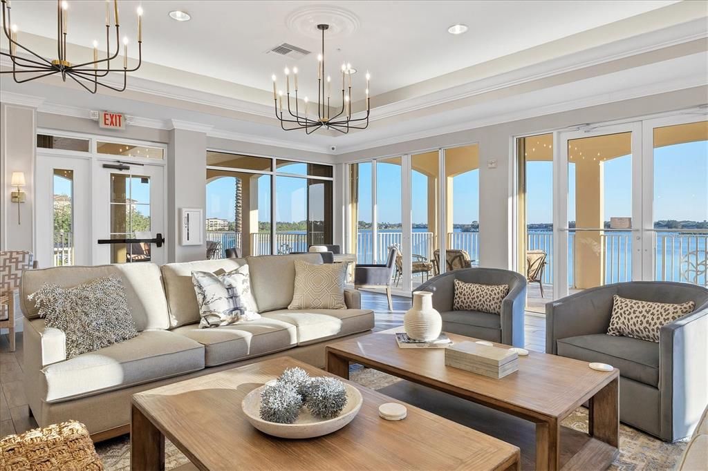 合同活跃: $679,900 (3 贝兹, 3 浴室, 2287 平方英尺)