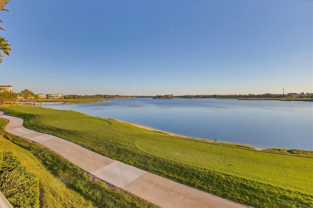 合同活跃: $679,900 (3 贝兹, 3 浴室, 2287 平方英尺)