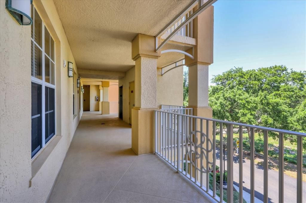 合同活跃: $679,900 (3 贝兹, 3 浴室, 2287 平方英尺)