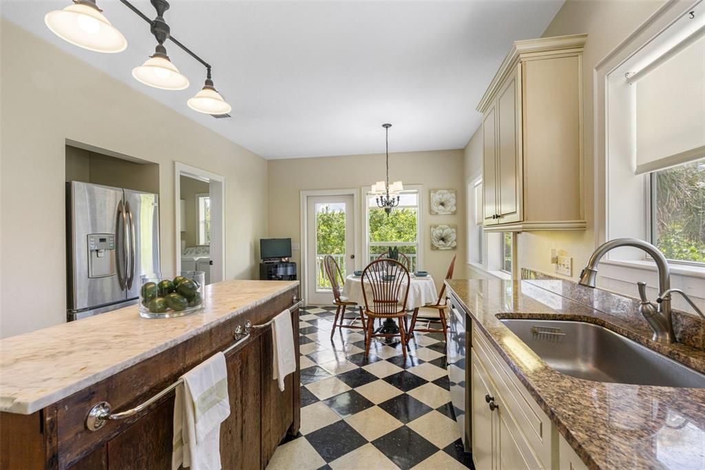 For Sale: $1,750,000 (4 beds, 3 baths, 3043 Square Feet)