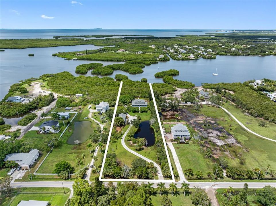 For Sale: $1,750,000 (4 beds, 3 baths, 3043 Square Feet)