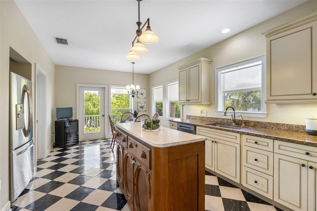 For Sale: $1,750,000 (4 beds, 3 baths, 3043 Square Feet)