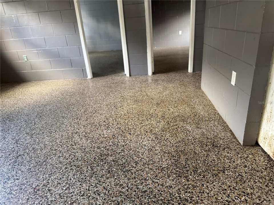 For Rent: $1,400 (2 beds, 1 baths, 1320 Square Feet)