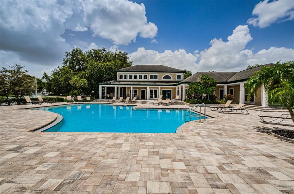 На продажу: $199,999 (2 спален, 2 ванн, 990 Квадратных фут)