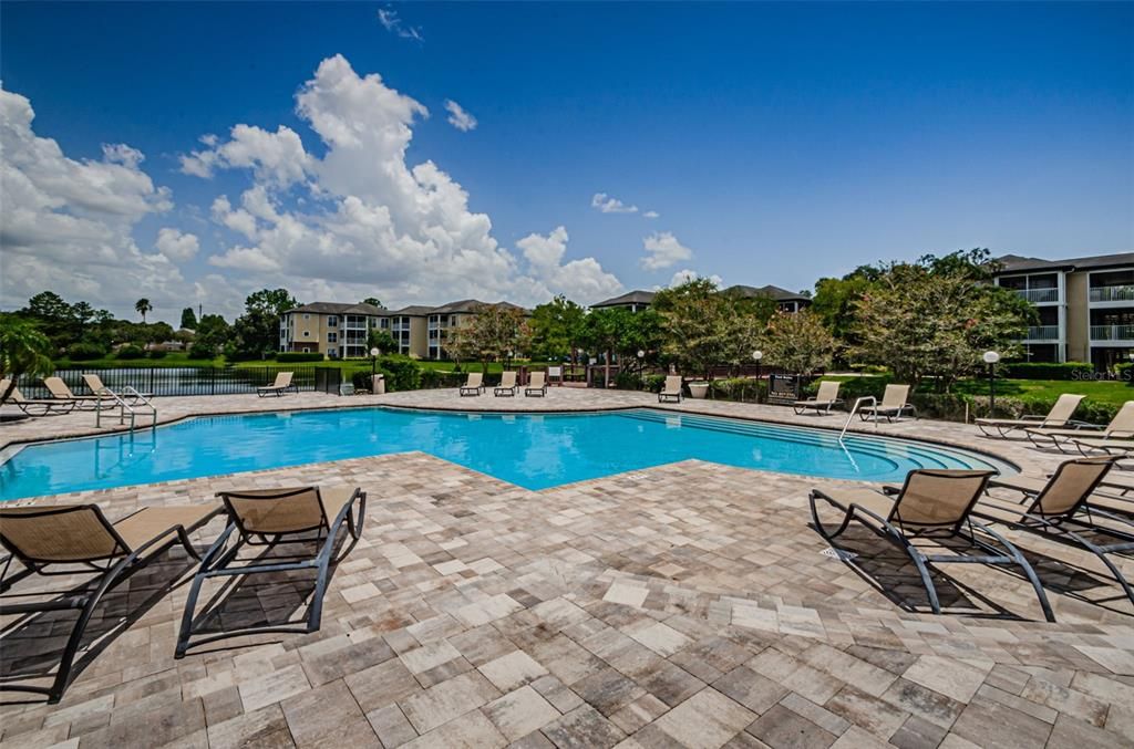 На продажу: $199,999 (2 спален, 2 ванн, 990 Квадратных фут)