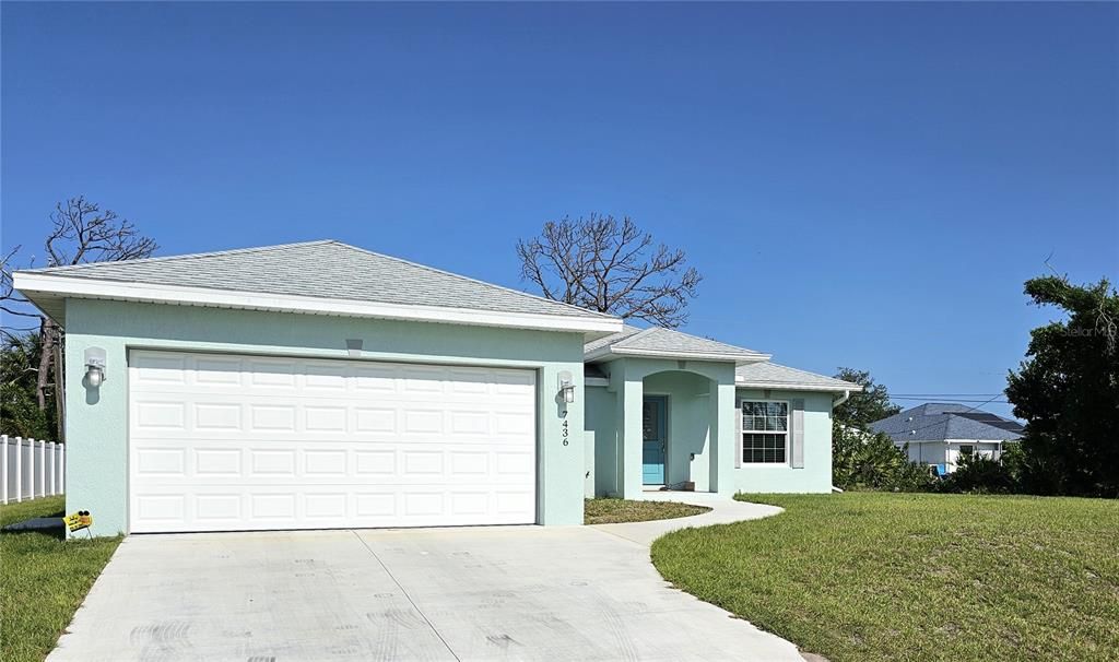 Recently Rented: $4,700 (3 beds, 2 baths, 1481 Square Feet)