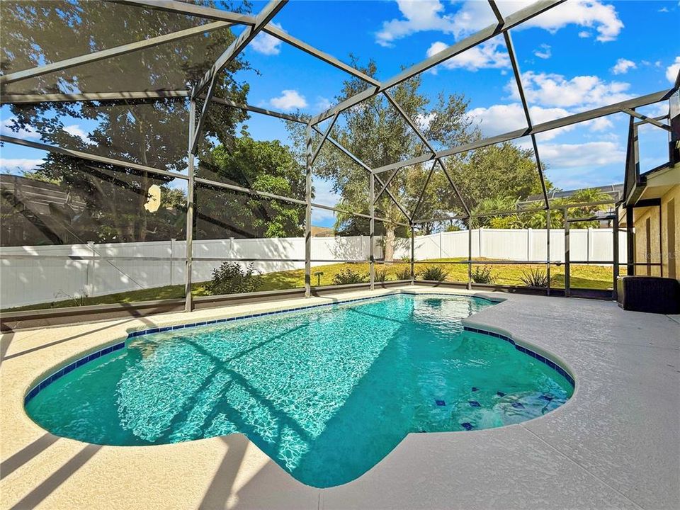 Под контрактом: $515,000 (3 спален, 2 ванн, 1967 Квадратных фут)