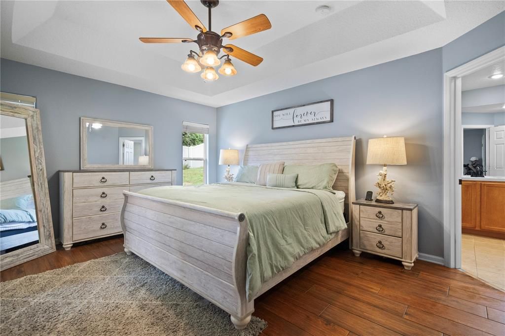 Под контрактом: $515,000 (3 спален, 2 ванн, 1967 Квадратных фут)