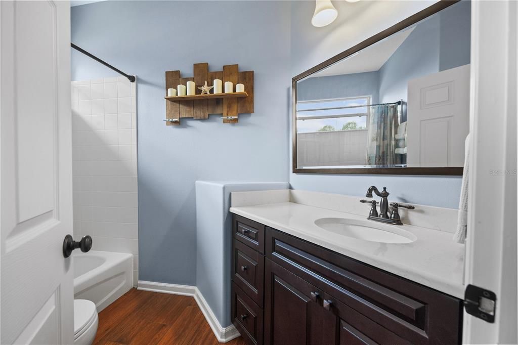 Под контрактом: $515,000 (3 спален, 2 ванн, 1967 Квадратных фут)