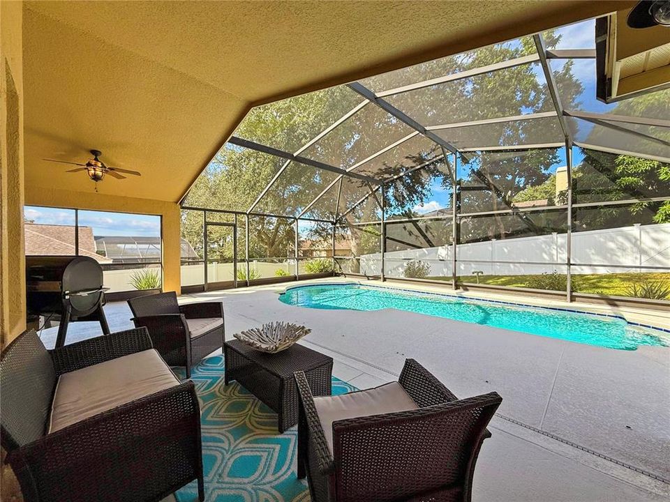 Под контрактом: $515,000 (3 спален, 2 ванн, 1967 Квадратных фут)