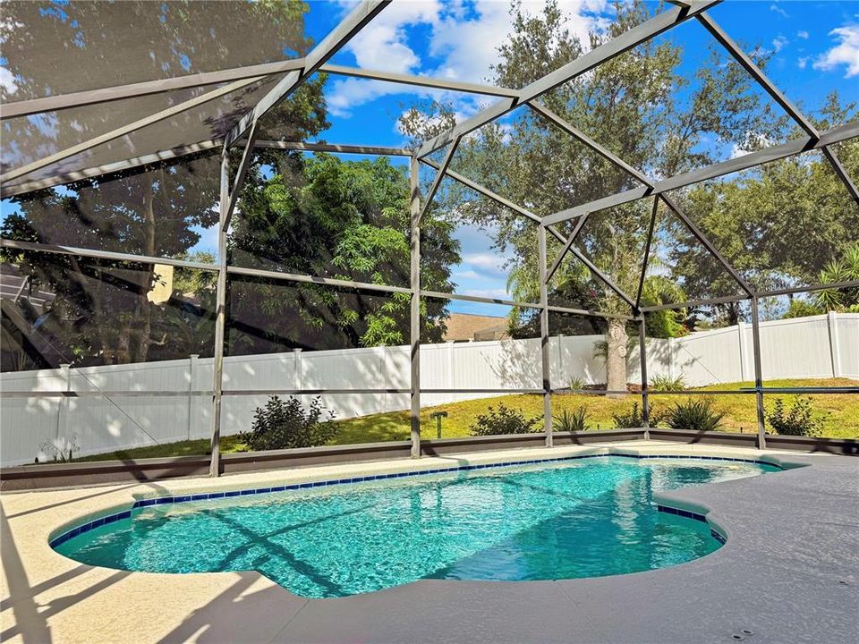 Под контрактом: $515,000 (3 спален, 2 ванн, 1967 Квадратных фут)