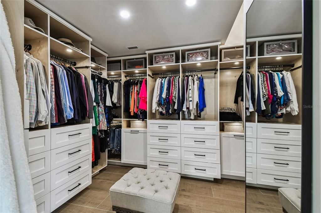 En Venta: $1,945,000 (4 camas, 2 baños, 3110 Pies cuadrados)