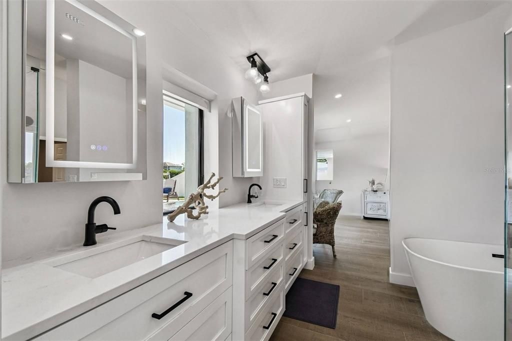 En Venta: $1,945,000 (4 camas, 2 baños, 3110 Pies cuadrados)