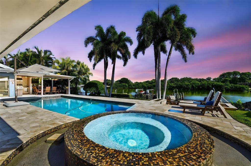 En Venta: $1,945,000 (4 camas, 2 baños, 3110 Pies cuadrados)