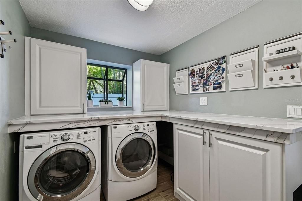 En Venta: $1,945,000 (4 camas, 2 baños, 3110 Pies cuadrados)