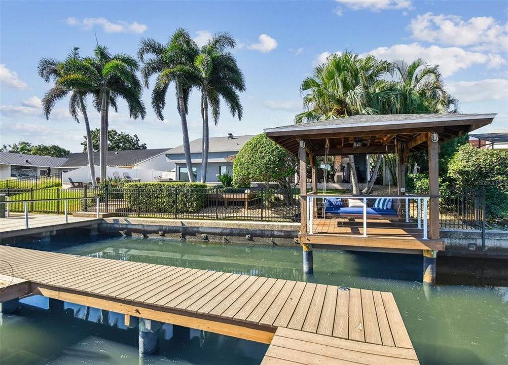 En Venta: $1,945,000 (4 camas, 2 baños, 3110 Pies cuadrados)