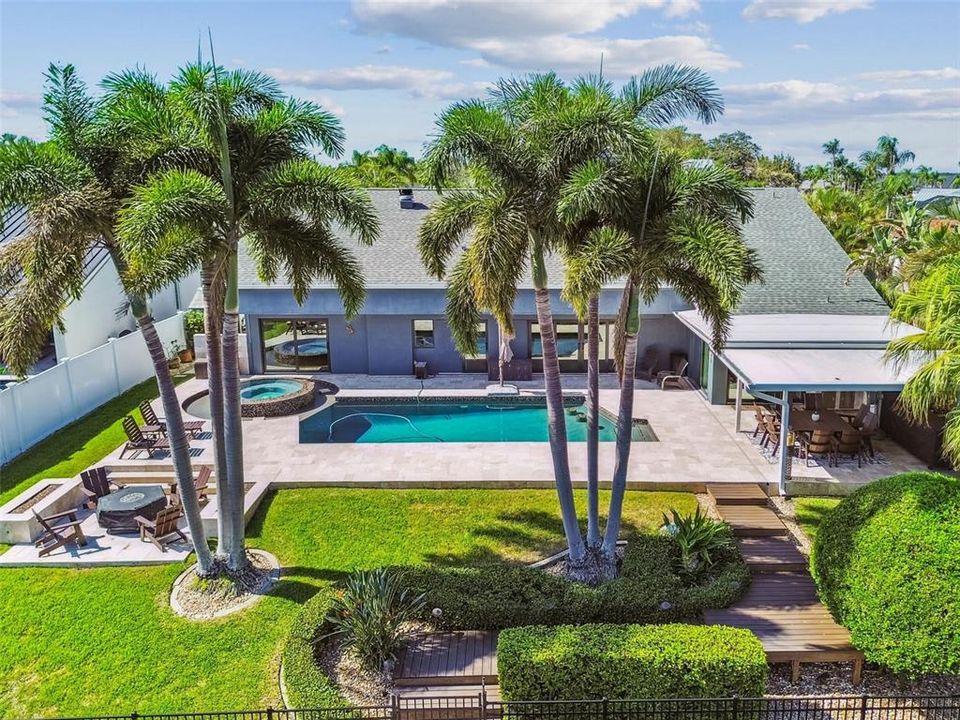 En Venta: $1,945,000 (4 camas, 2 baños, 3110 Pies cuadrados)